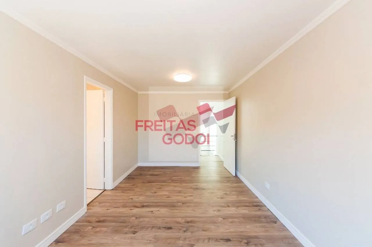 2-bedroom house with floor-to-ceiling windows in Curitiba — photo 20