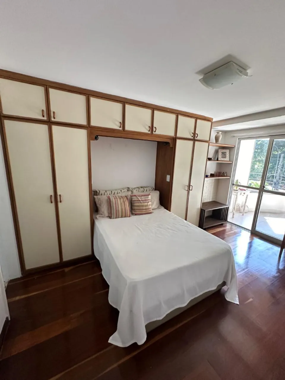 Furnished apartment, 131 m², with a glass-enclosed balcony — photo 16
