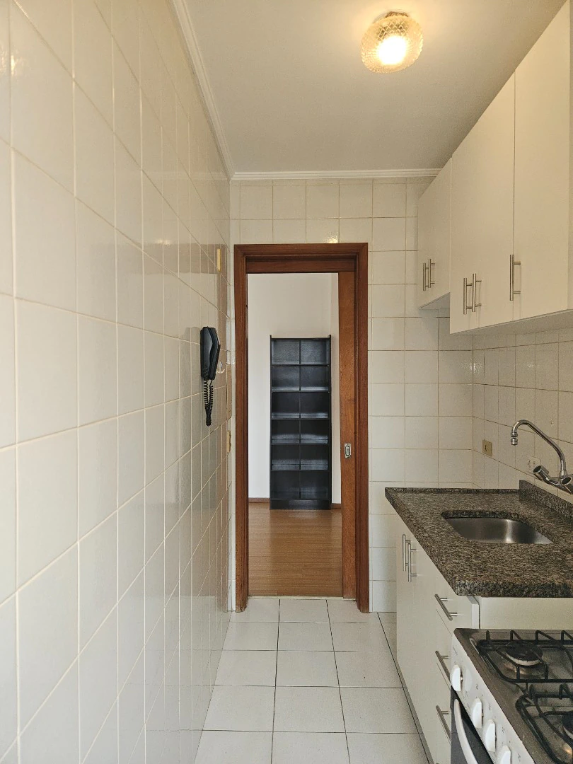 Wood or laminate floors in a one-bedroom apartment, 51 m² — photo 3