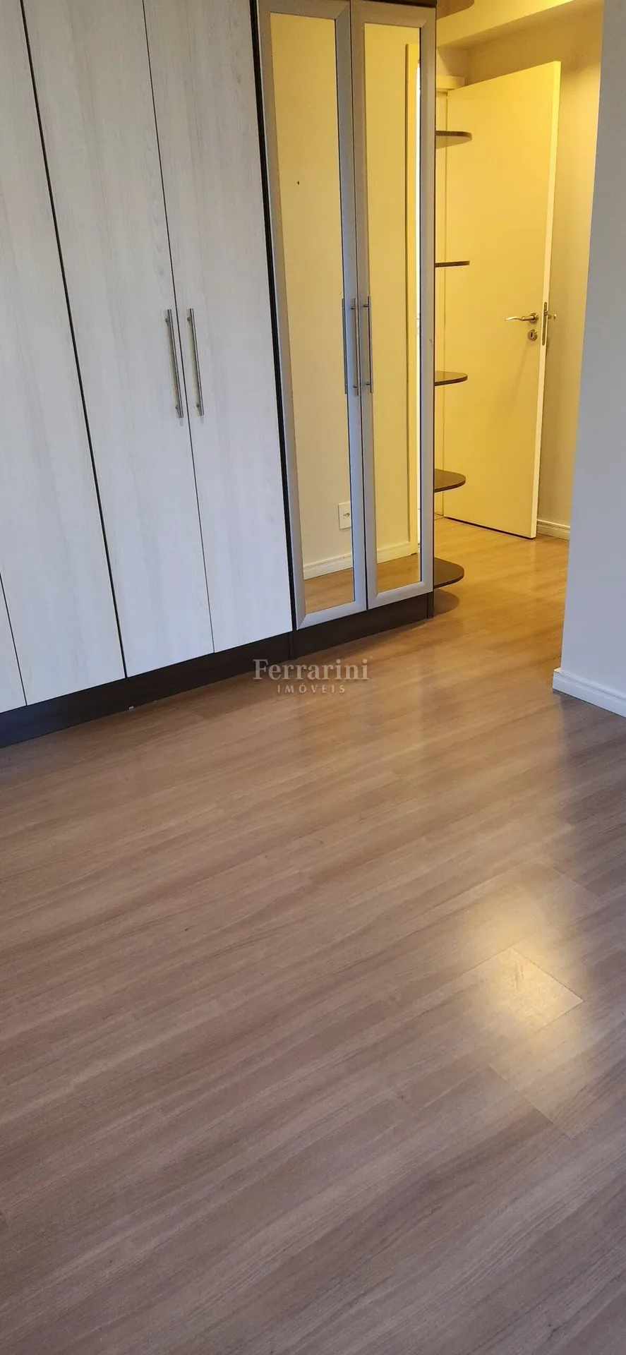 Apartment with 3 bedrooms and a closed kitchen — photo 26