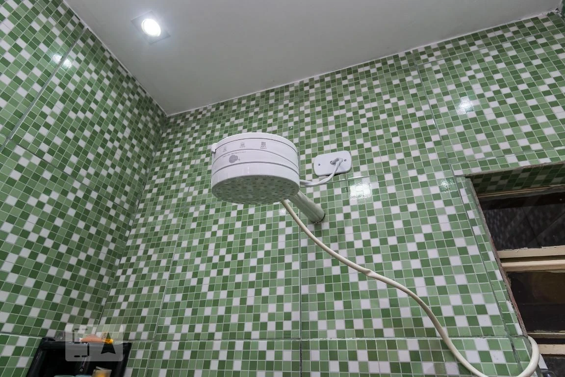 Furnished apartment with 2 bedrooms, 1 bathroom and gas stove — photo 13