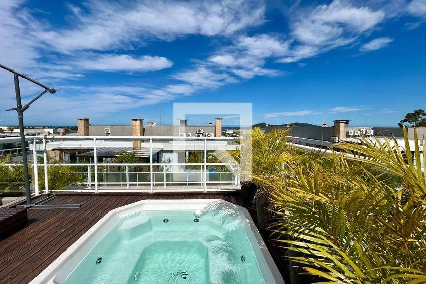 Furnished apartment, 196 m², with a glass-enclosed balcony — photo 21