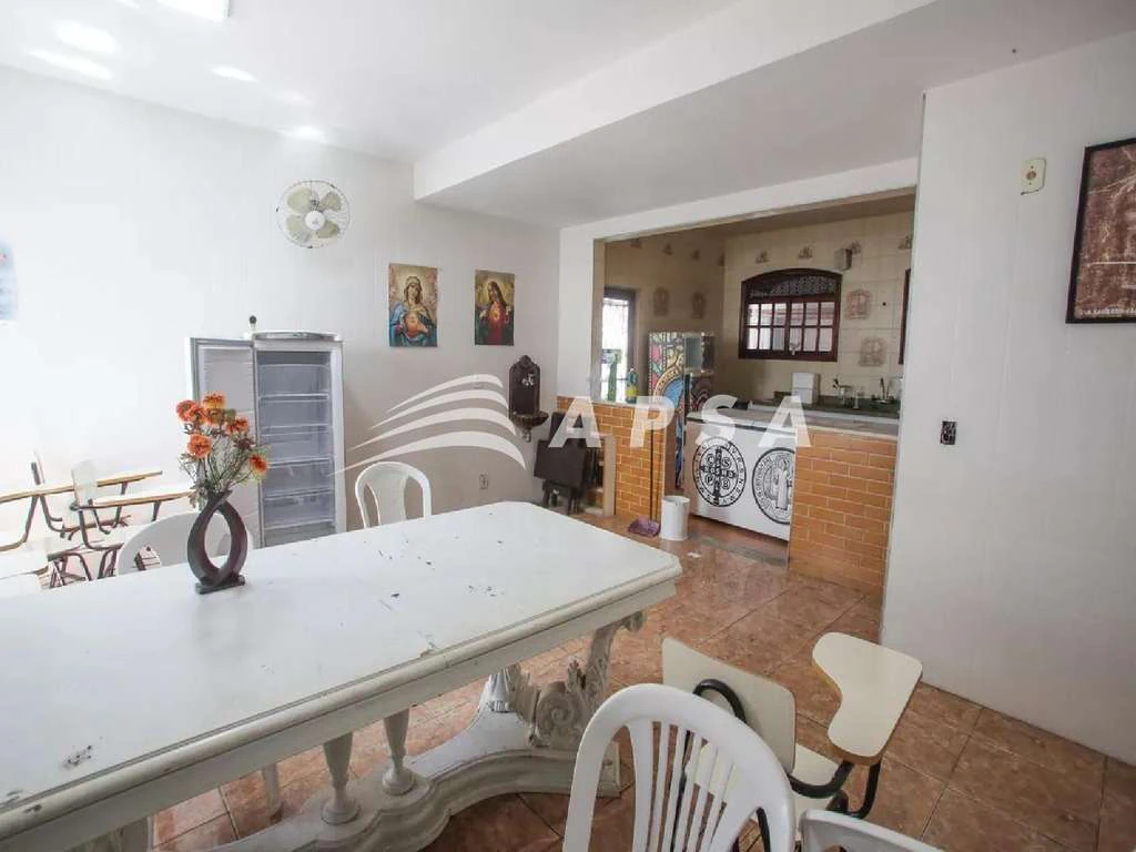 Duplex house with 4 bedrooms, 5 baths and a gas stove — photo 12