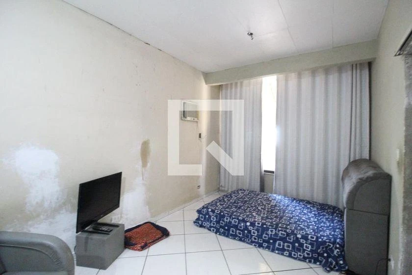 Furnished house, 200 m², with a glass-enclosed balcony — photo 4