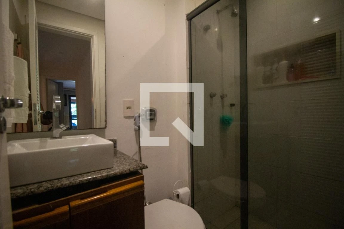 Floor-to-ceiling windows in a 3-bedroom apartment, 119 m² — photo 36