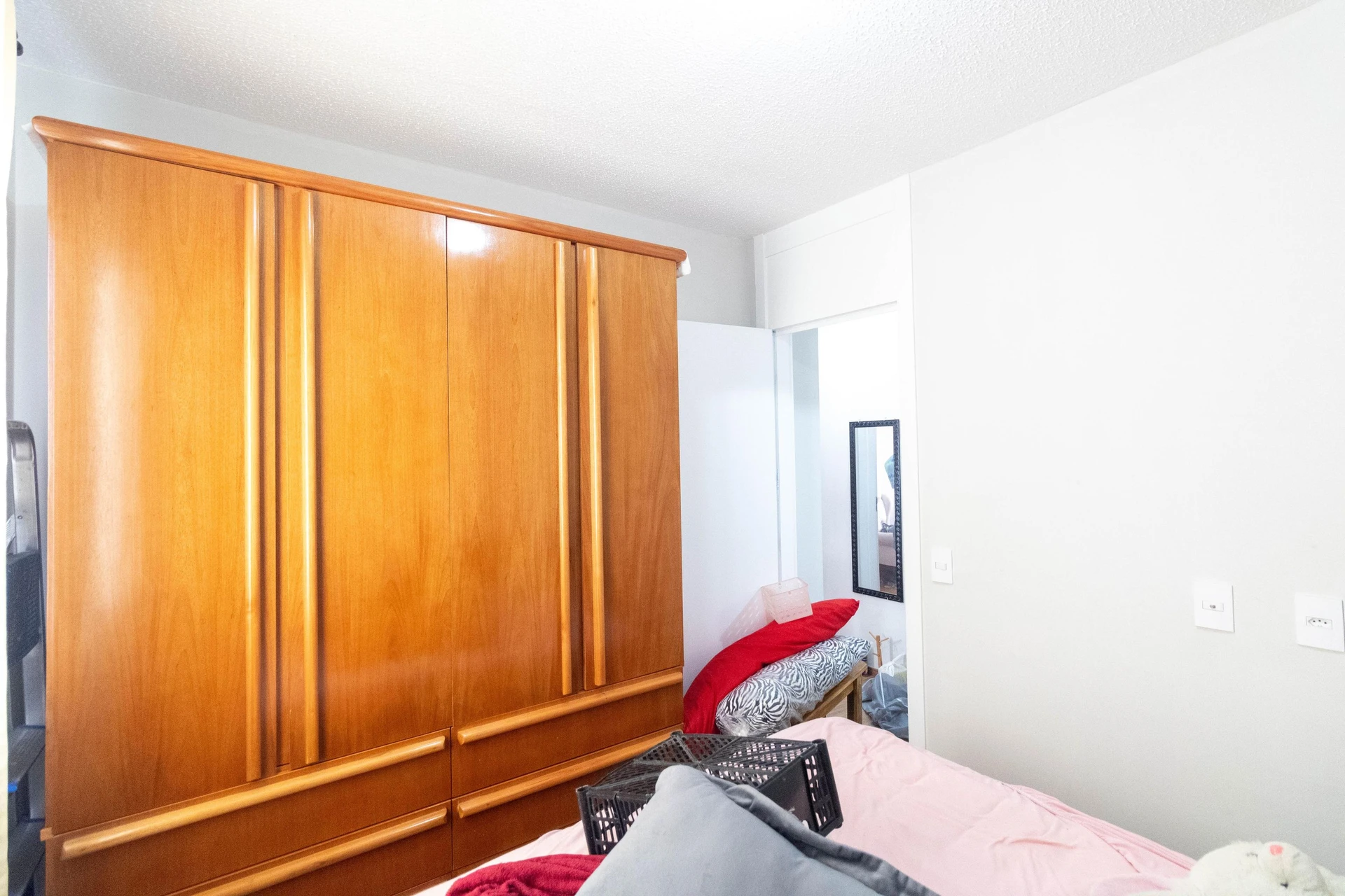 2-bedroom apartment in a building with a gym — photo 17