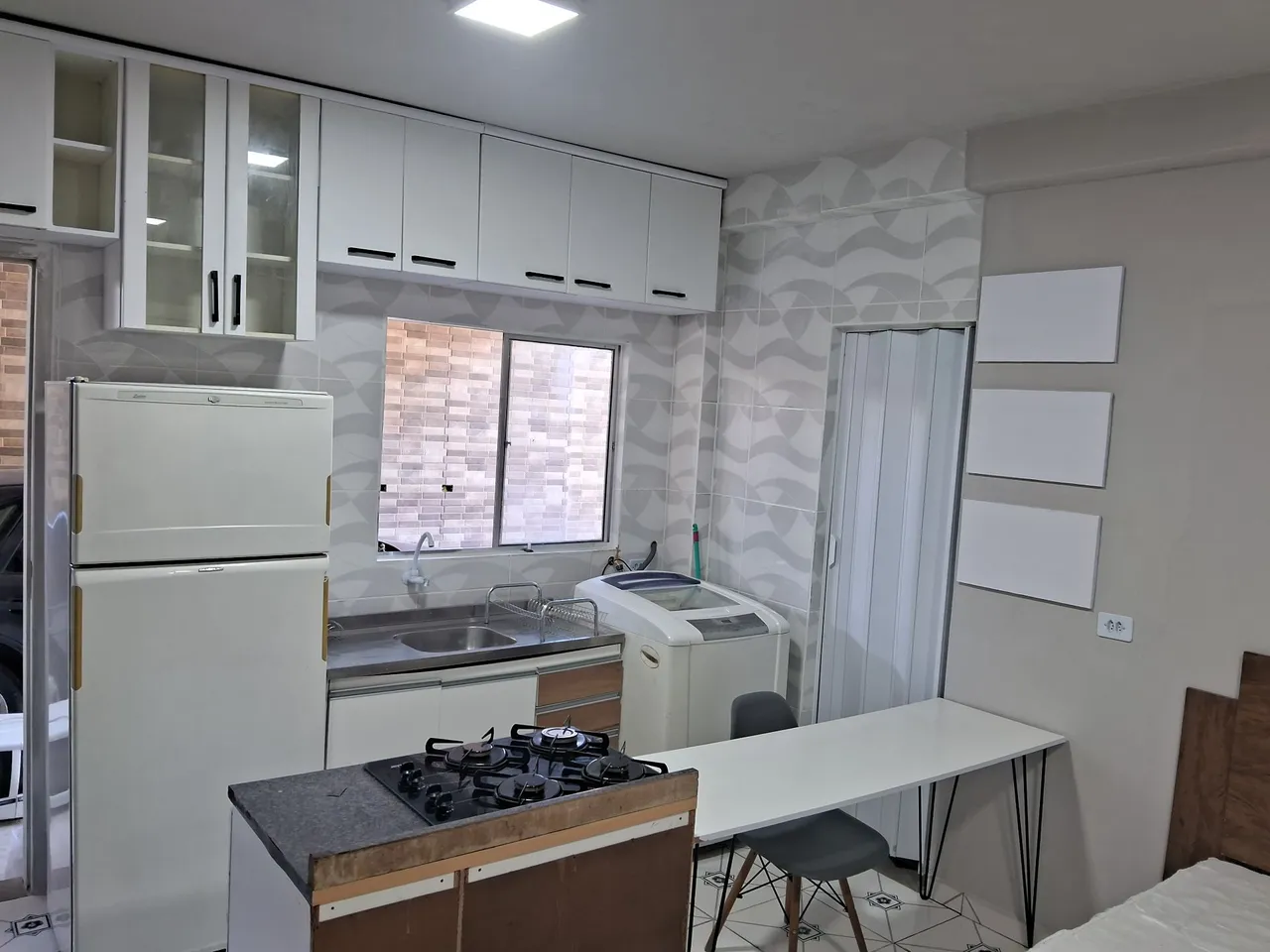 Furnished studio with 1 bedroom and 1 bathroom — photo 5