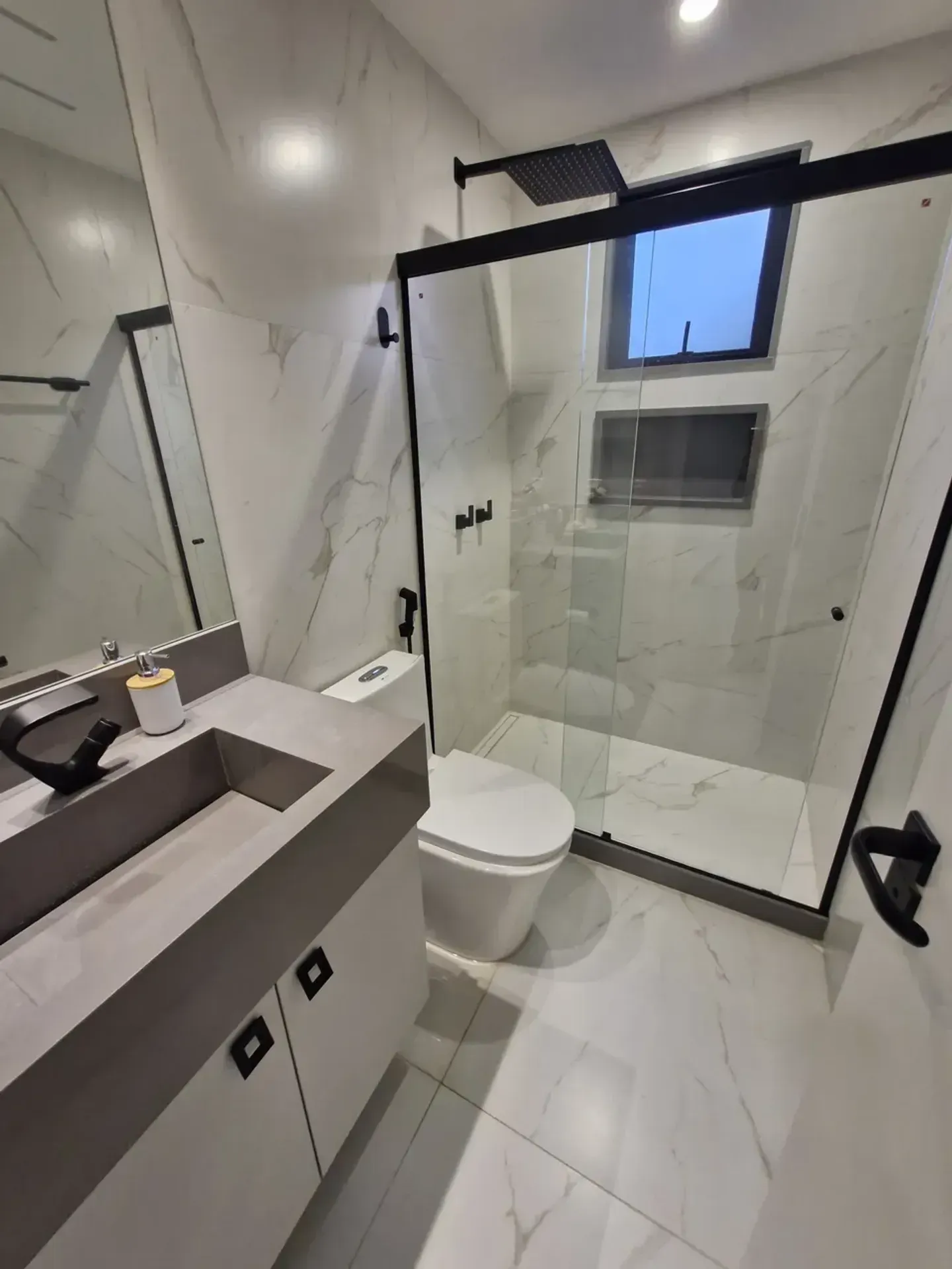 Furnished triplex house with open-plan kitchen and 490 m² — photo 30