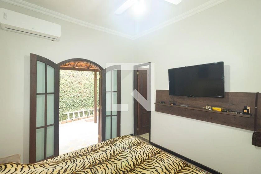 Casa, 250 m², com banheira — photo 9