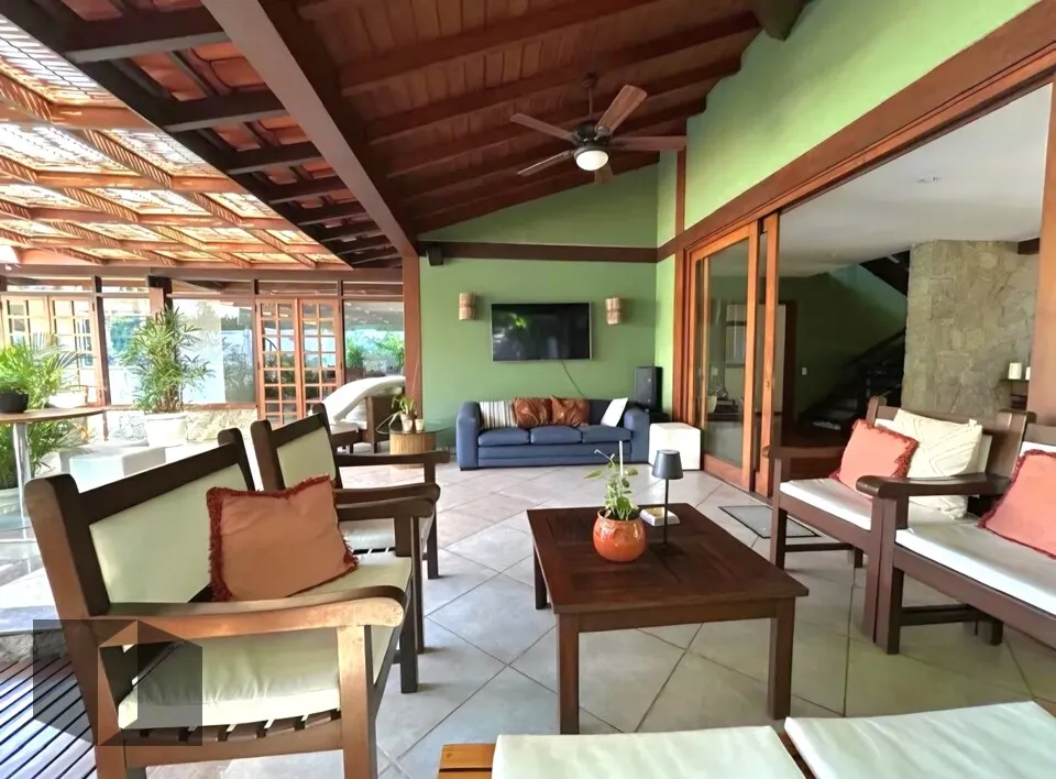 Casa com 4 quartos, 5 banheiros e 5 vagas — photo 6