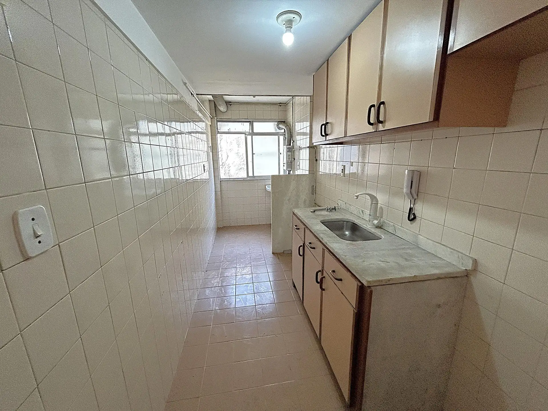 Unfurnished rental apartment with 2 bedrooms and parking — photo 8