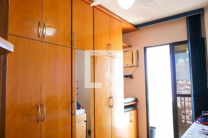3-bedroom apartment with a suite and glass-enclosed showers — photo 22