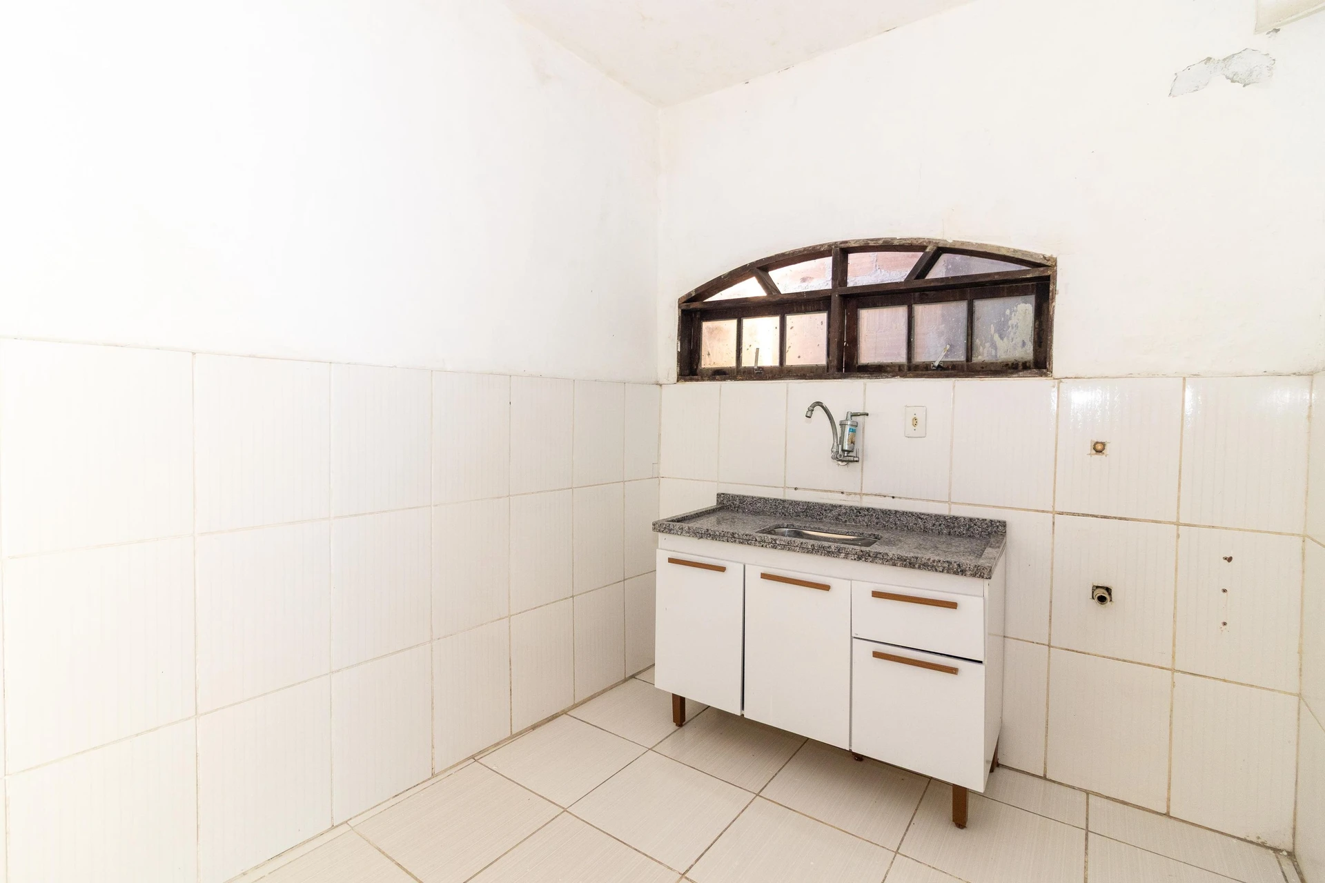 Casa sin amueblar con 2 dormitorios y balcón — photo 6
