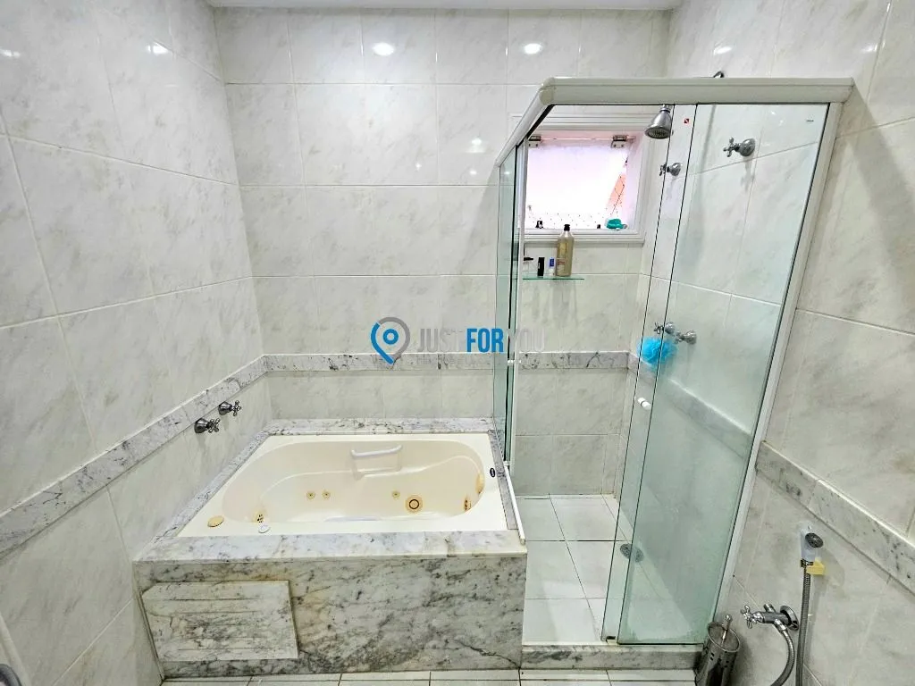House with 5 bedrooms, 300 m² and a closed gas kitchen — photo 27