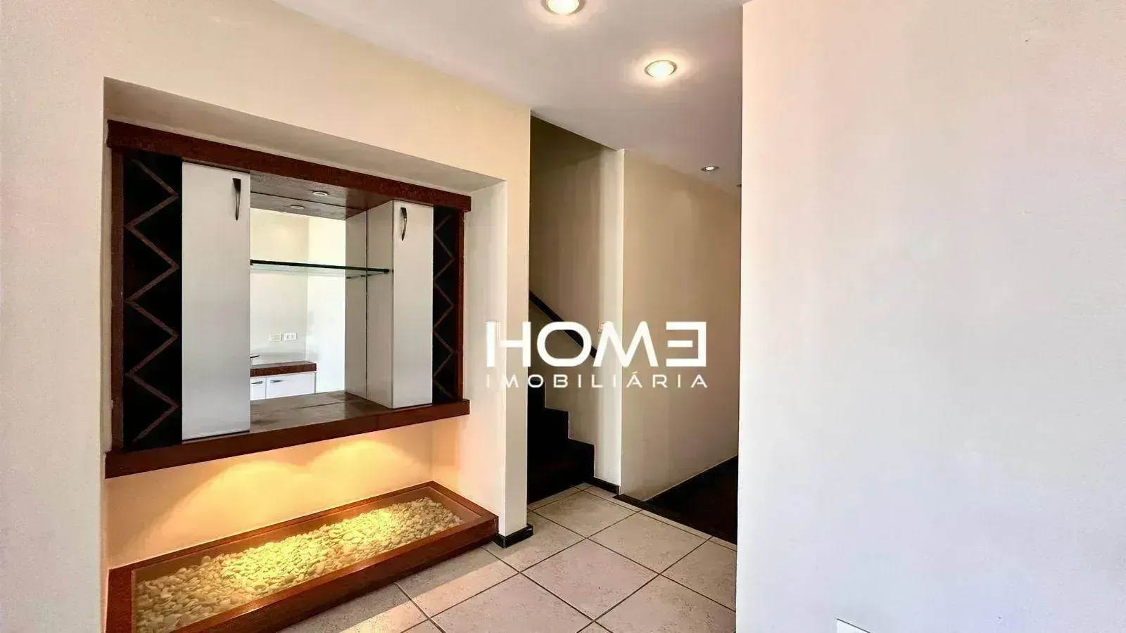 200 m² apartment with 4 bedrooms, 3 en-suite and 2 parking — photo 36