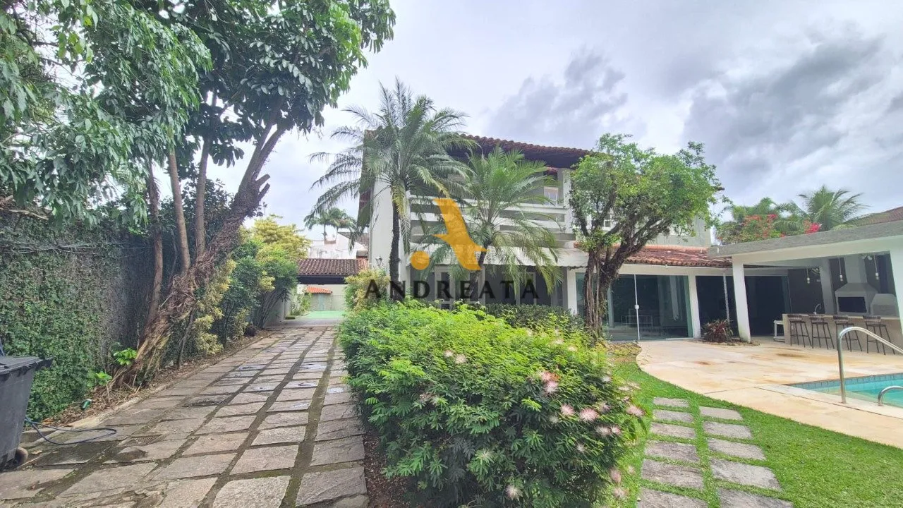 Unfurnished house with 5 bedrooms and 647 m² balcony — photo 8