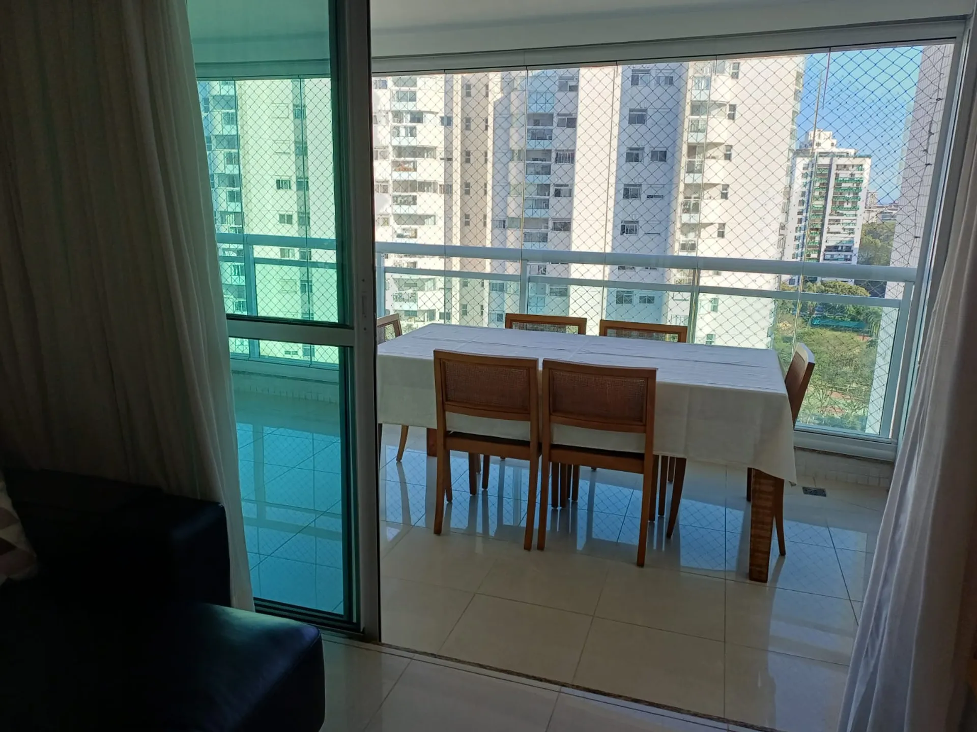 Furnished 3-bedroom apartment with open-plan kitchen — photo 7
