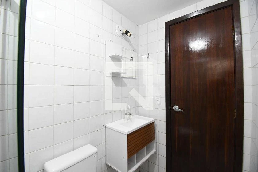 3-bedroom apartment with a grill on the balcony in Curitiba — photo 22