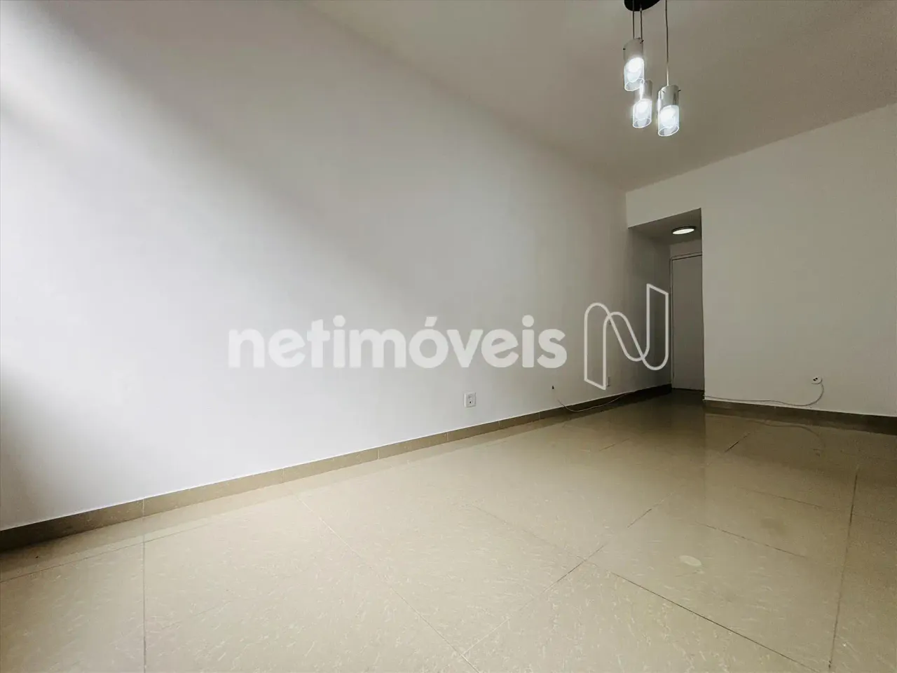 Apartamento com 2 quartos, cozinha separada e 1 banheiro — photo 7