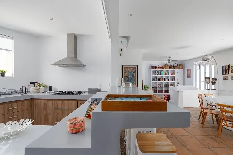 Furnished apartment with 3 bedrooms and an open-plan kitchen — photo 5