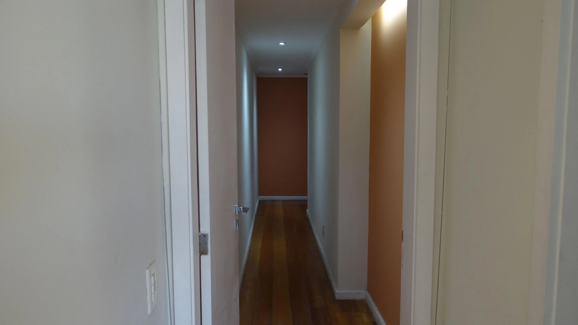 Apartamento sin amueblar con 3 dormitorios y balcón — photo 2