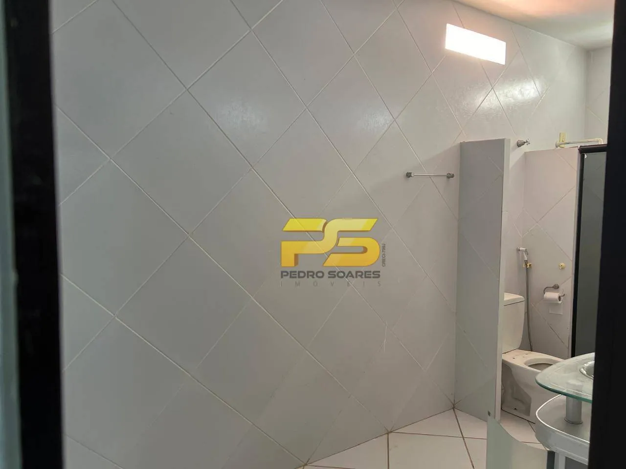 House with 5 bedrooms and 3 en-suite baths, 250 m² — photo 16