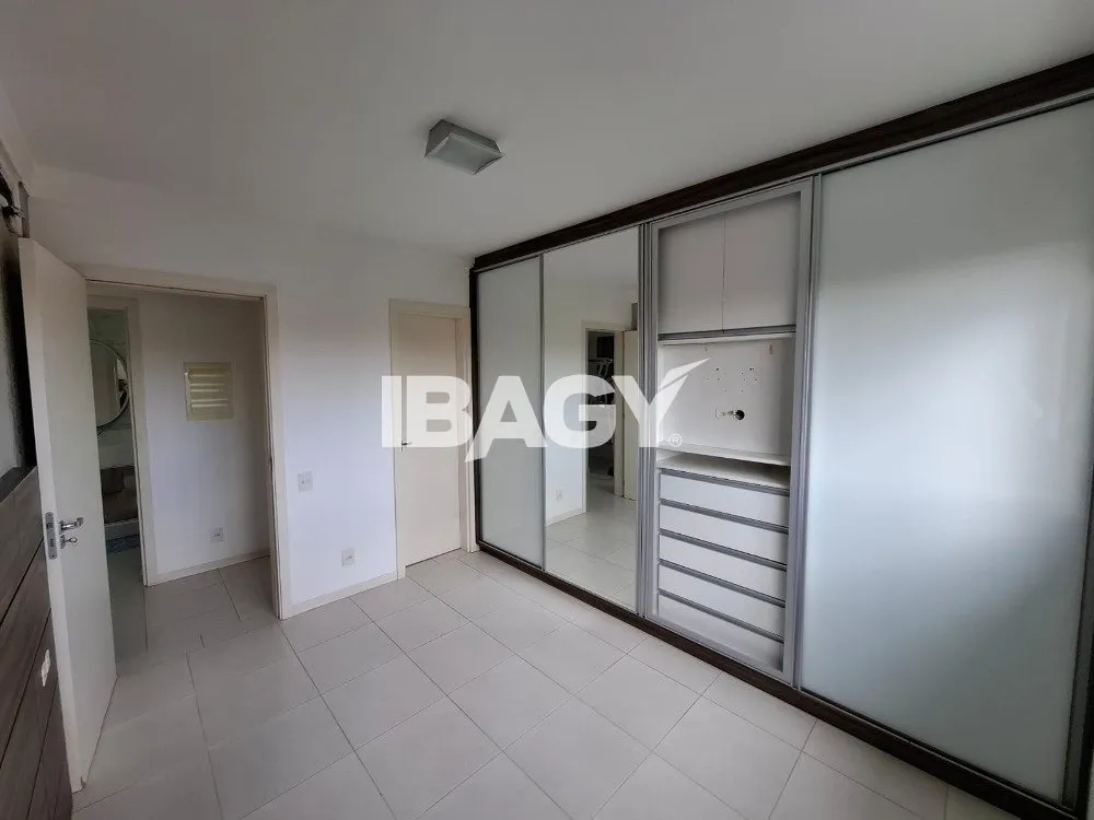 Furnished 95 m² apartment with 2 bedrooms and a desk — photo 4