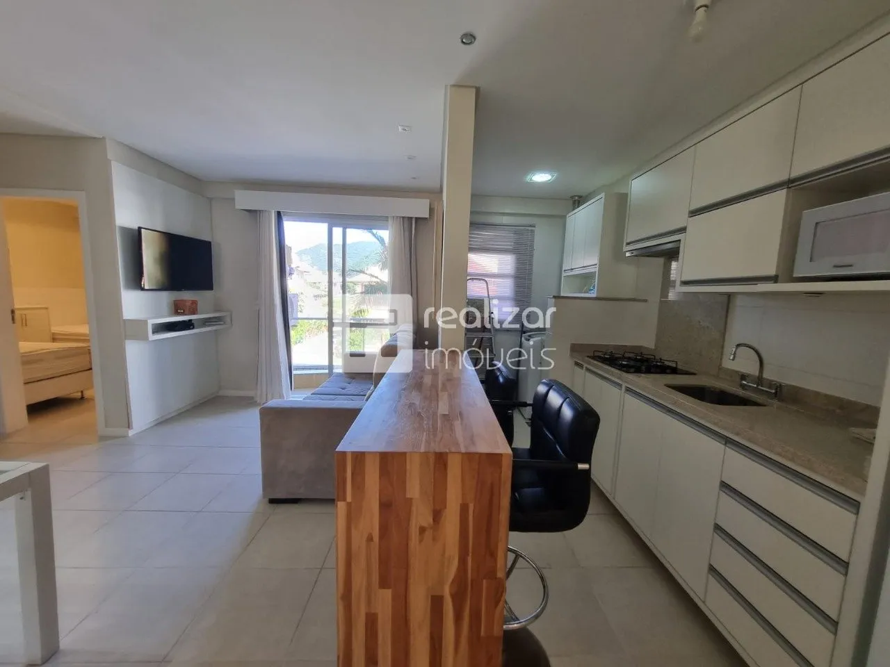 2-bedroom apartment with a water view in Florianópolis — photo 4