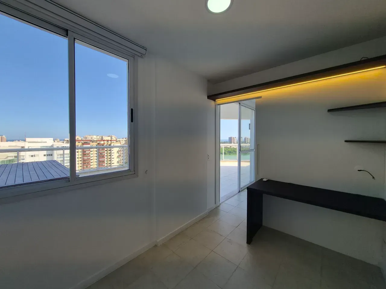 Duplex with 225 m², 3 bedrooms, and open-plan kitchen — photo 41