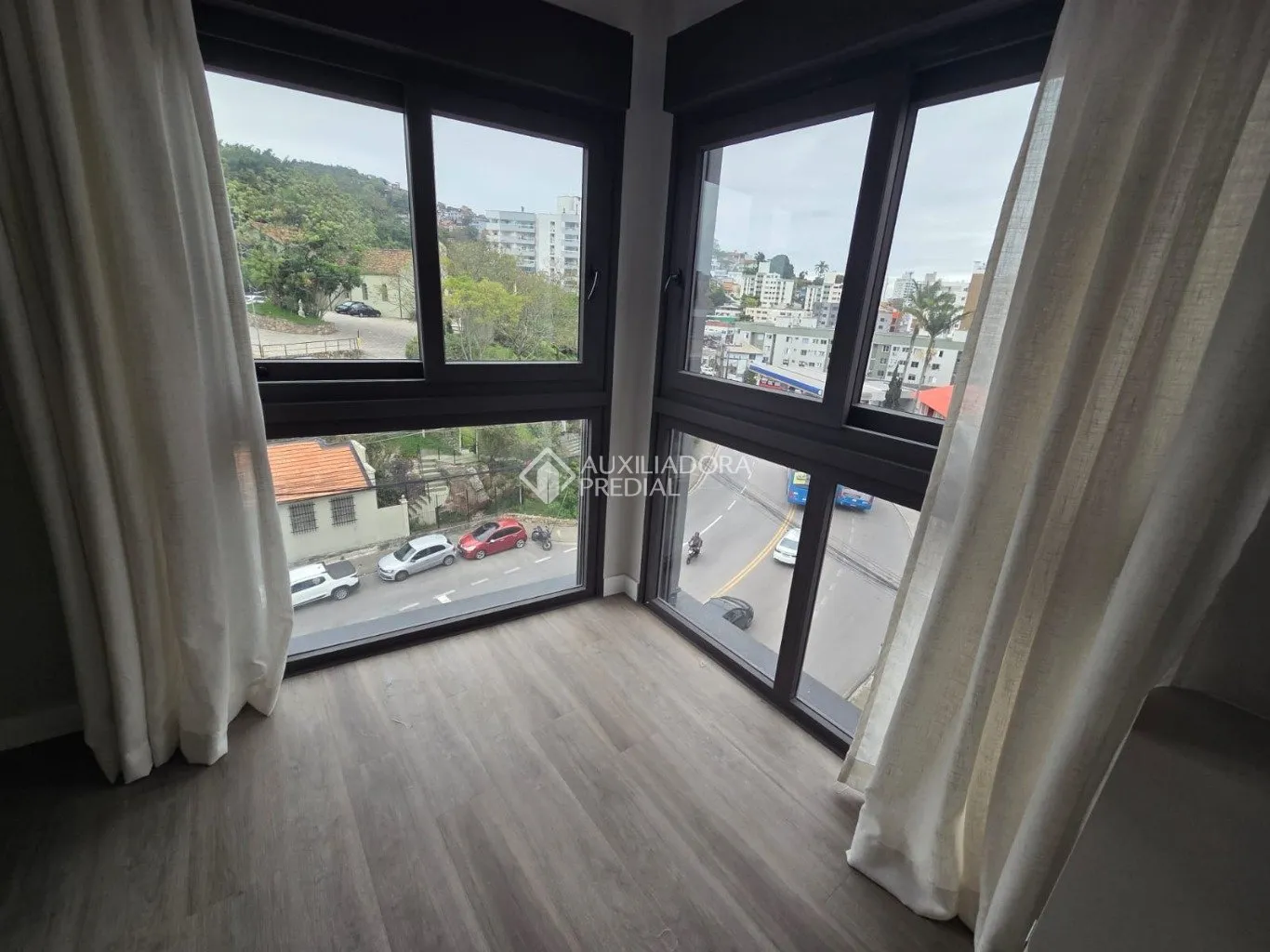 One-bedroom apartment with a home office — photo 16