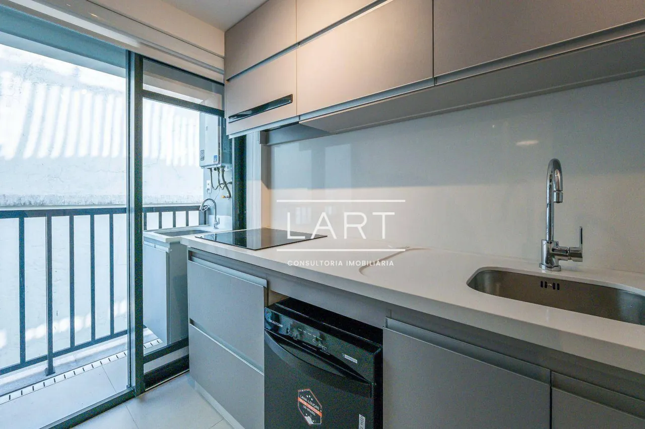Furnished 90 m² apartment with 3 bedrooms and a balcony — photo 16