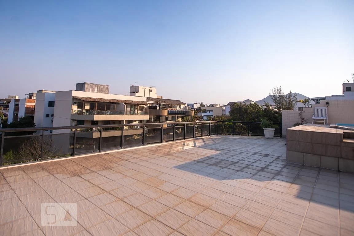 Furnished 3-bedroom apartment with private BBQ — photo 23