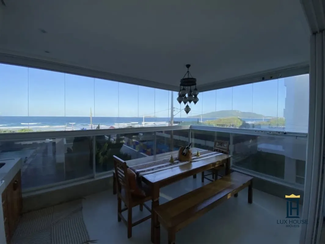 215 m² apartment with 3 en-suite bedrooms and 2 parking
