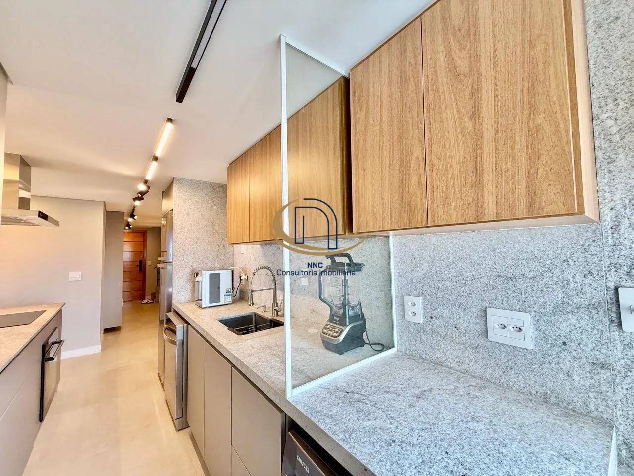 Furnished apartment with 3 bedrooms and 3 bathrooms — photo 14