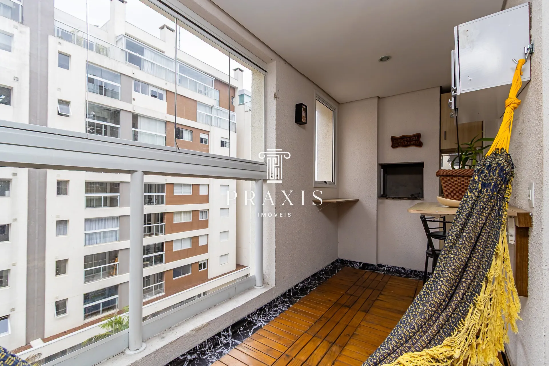 Apartment with 2 en-suite bedrooms and 3 bathrooms — photo 10