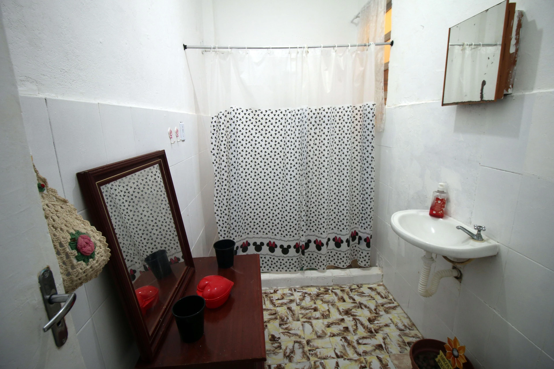 1-bedroom unfurnished apartment with fitted kitchen — photo 12