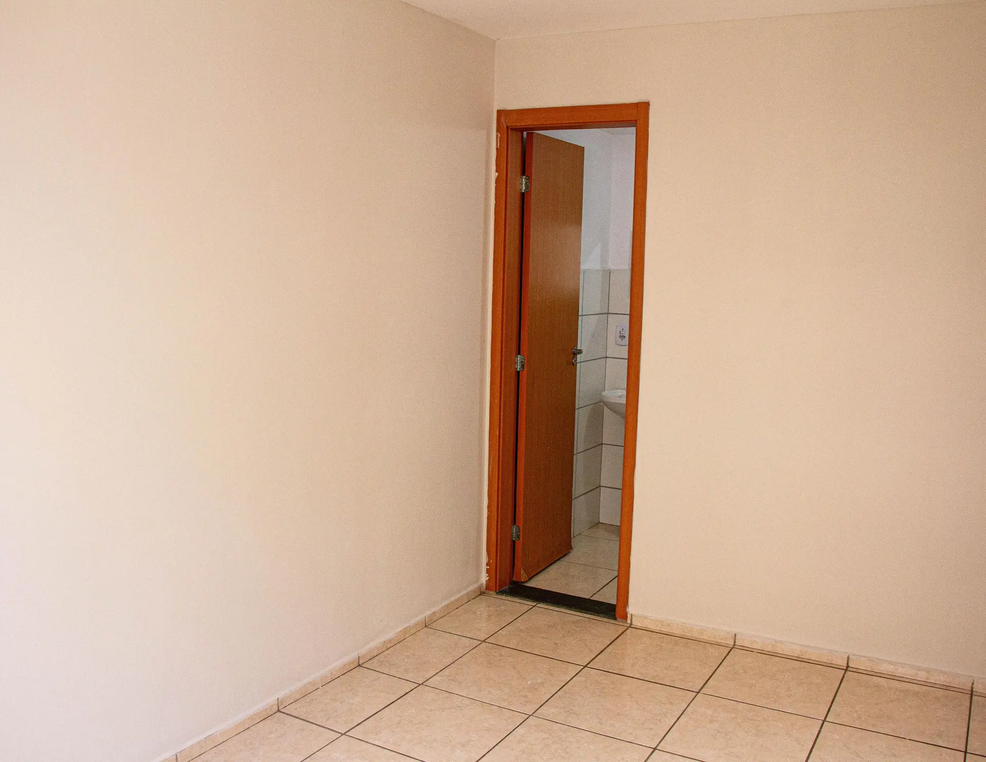 Unfurnished 2-bedroom apartment with 2 bathrooms — photo 17
