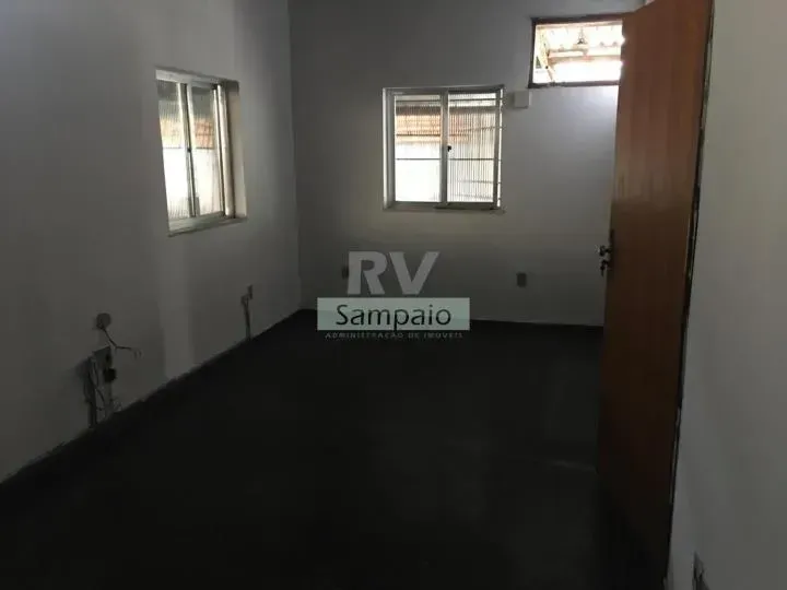 Commercial industrial house with 198 m² and 4 bedrooms — photo 15