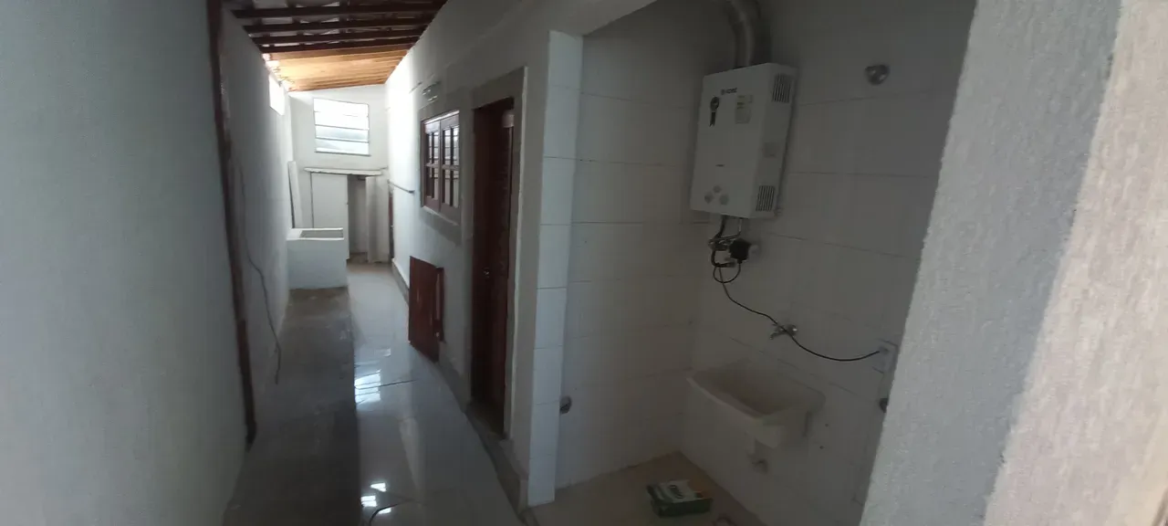 Unfurnished house with a closed kitchen and gas stove — photo 23