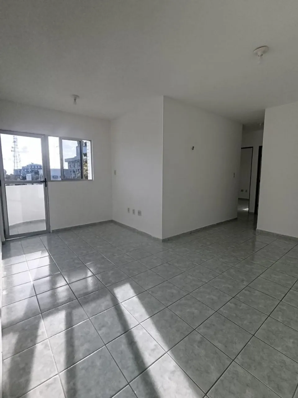Apartamento con 2 dormitorios y 2 baños con ducha de vidrio