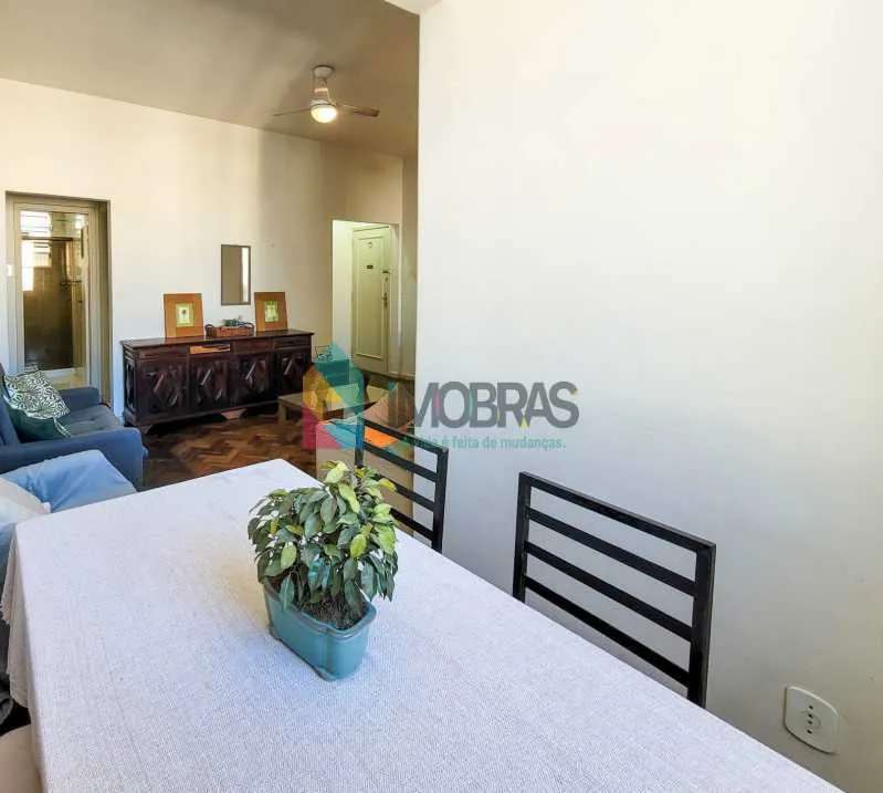 Furnished 1-bedroom apartment with city view — photo 17