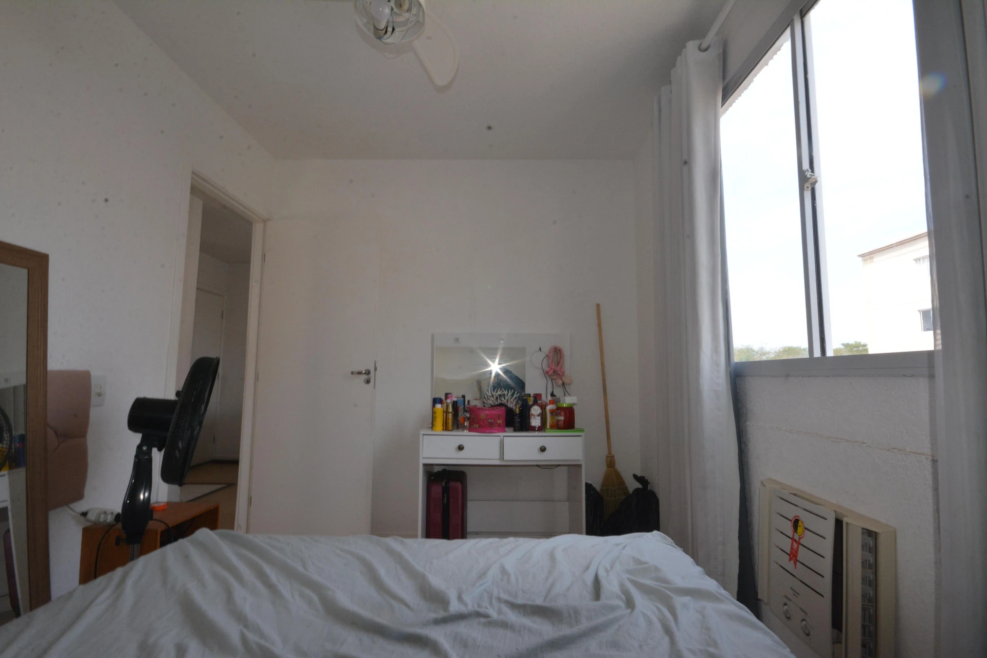 Furnished 2-bedroom apartment with a gas stove kitchen — photo 31