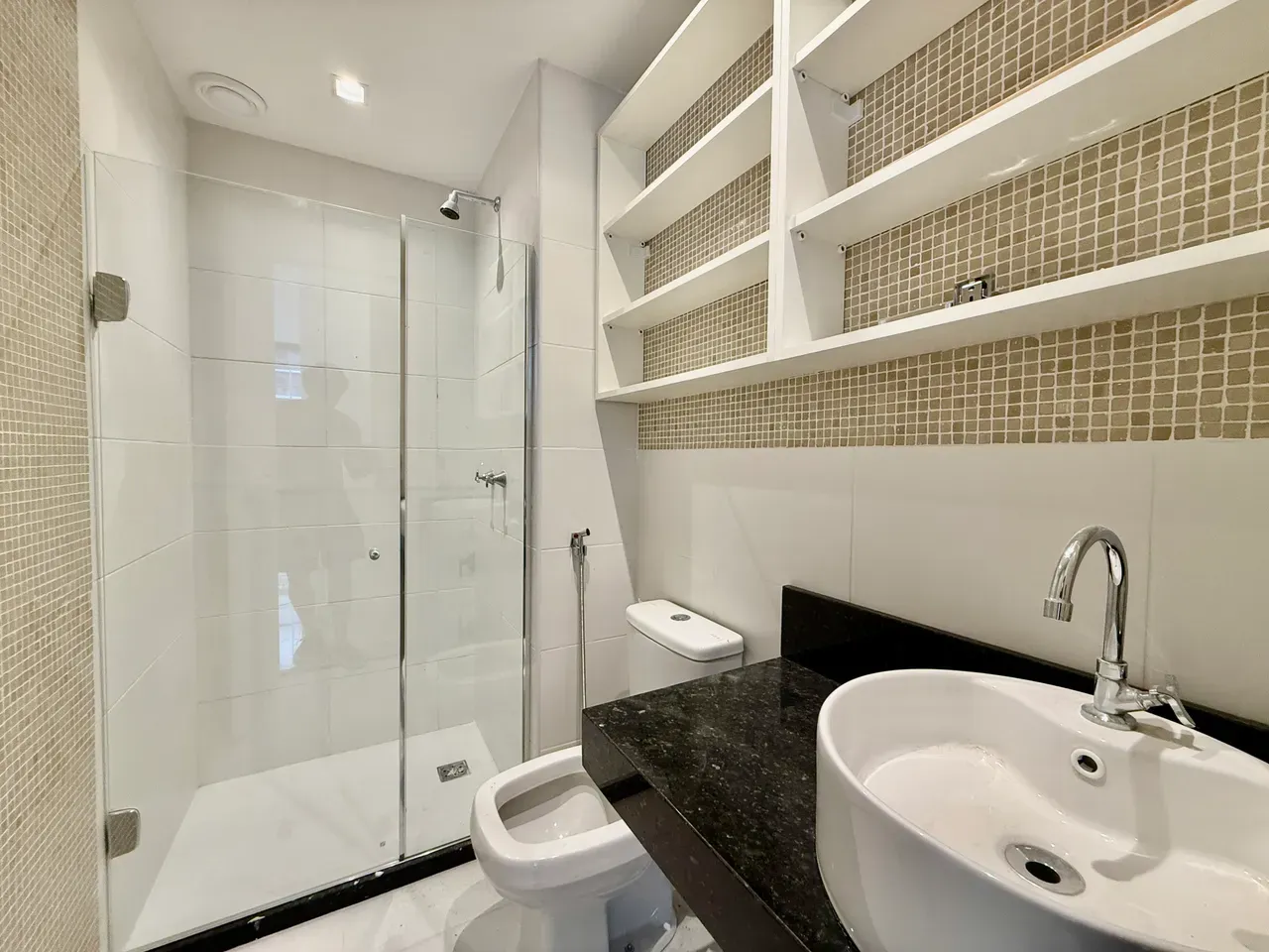 2 quartos e janelas do piso ao teto: apartamento de 84 m² — photo 9