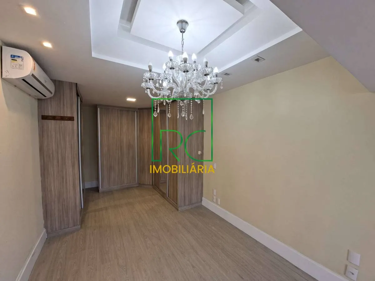 Apartamento de 300 m² com banheira e vista para a água — photo 18