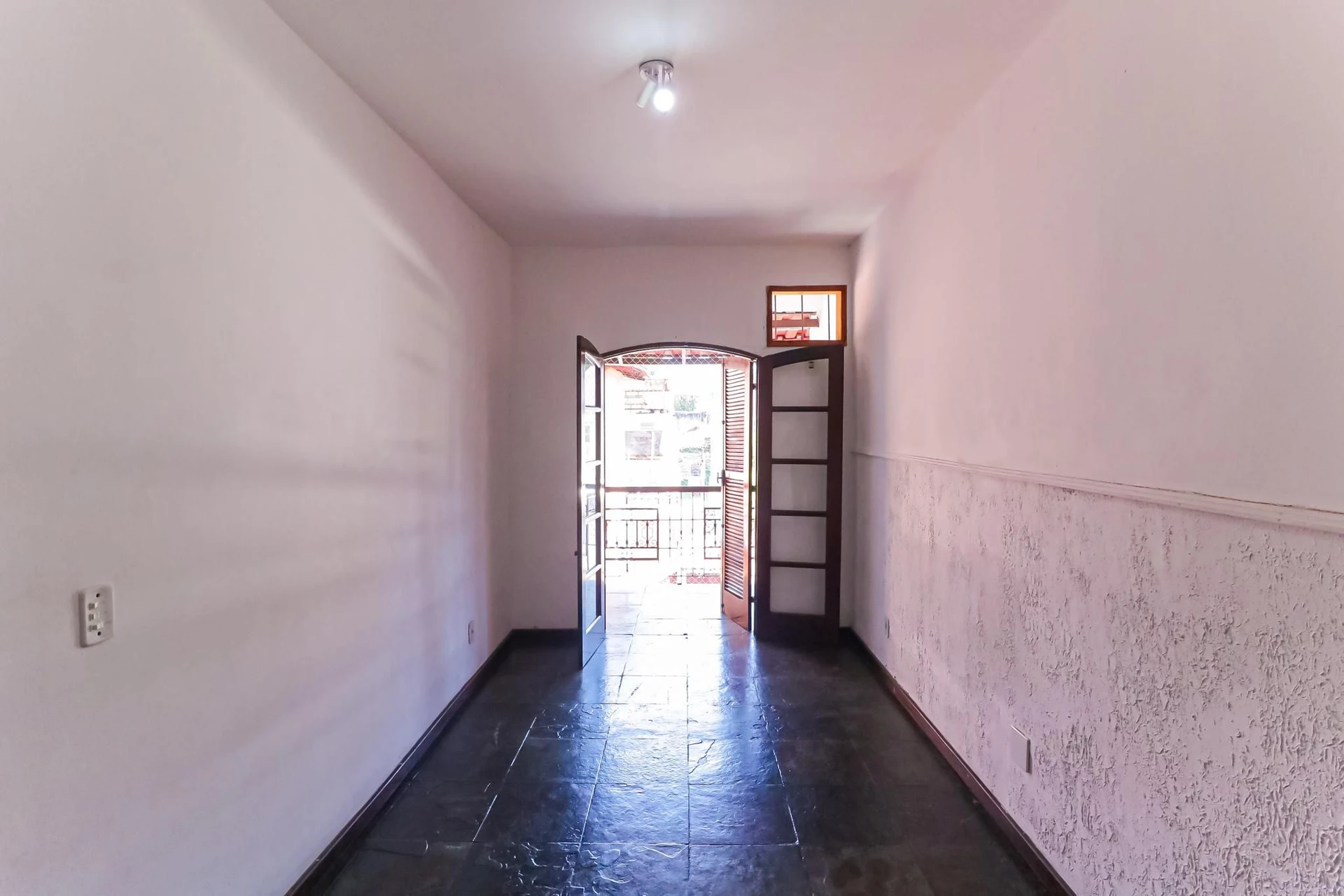 House, 240 m², with a jacuzzi — photo 11