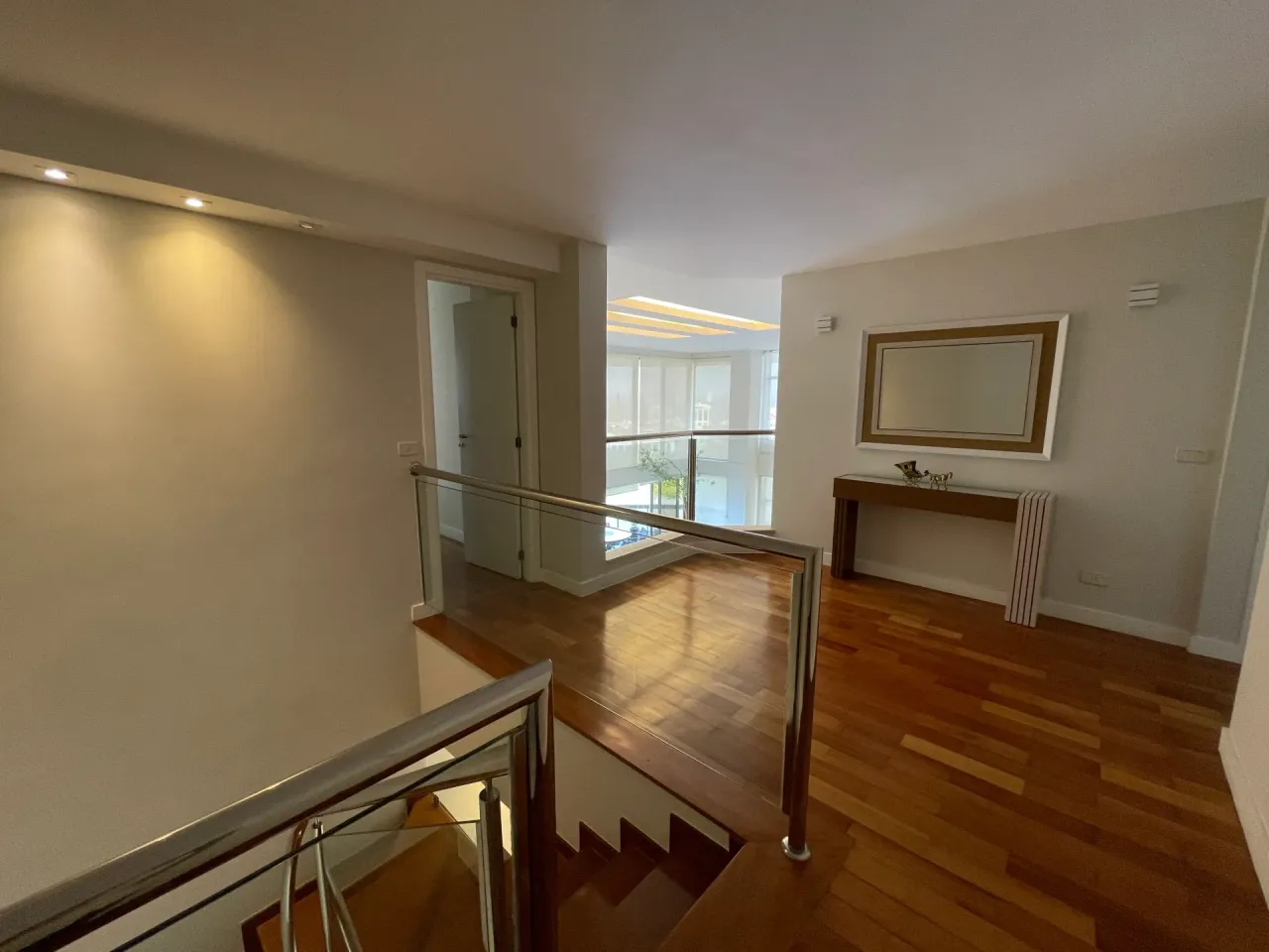 Apartamento de 4 dormitorios con balcón acristalado y 267 m² — photo 3