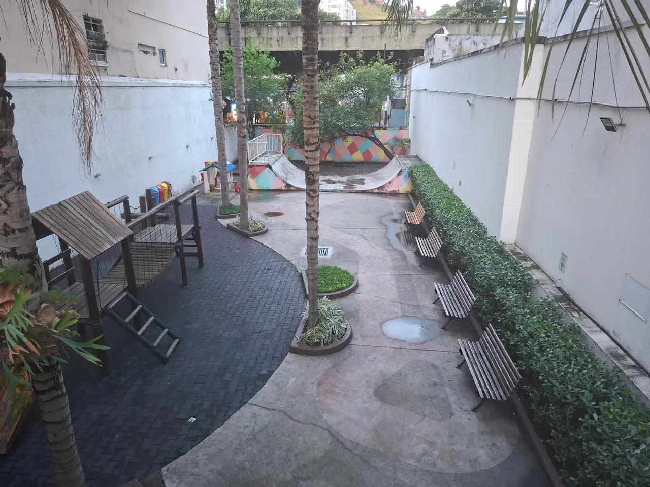 2-bedroom apartment with suite and private garden — photo 27