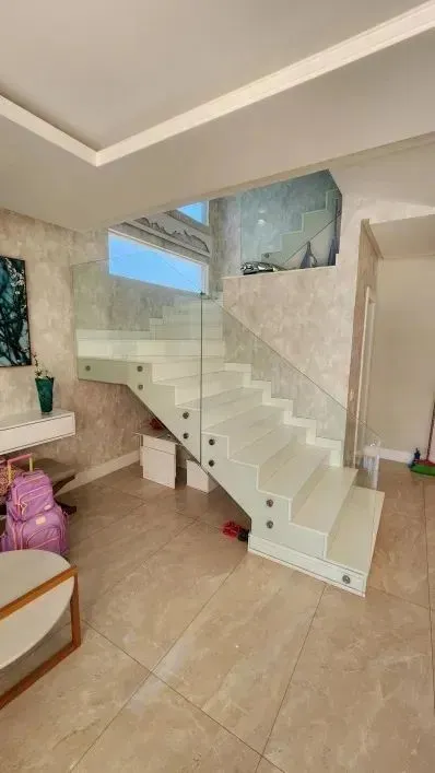 House with 5 bedrooms and an open-plan kitchen — photo 15
