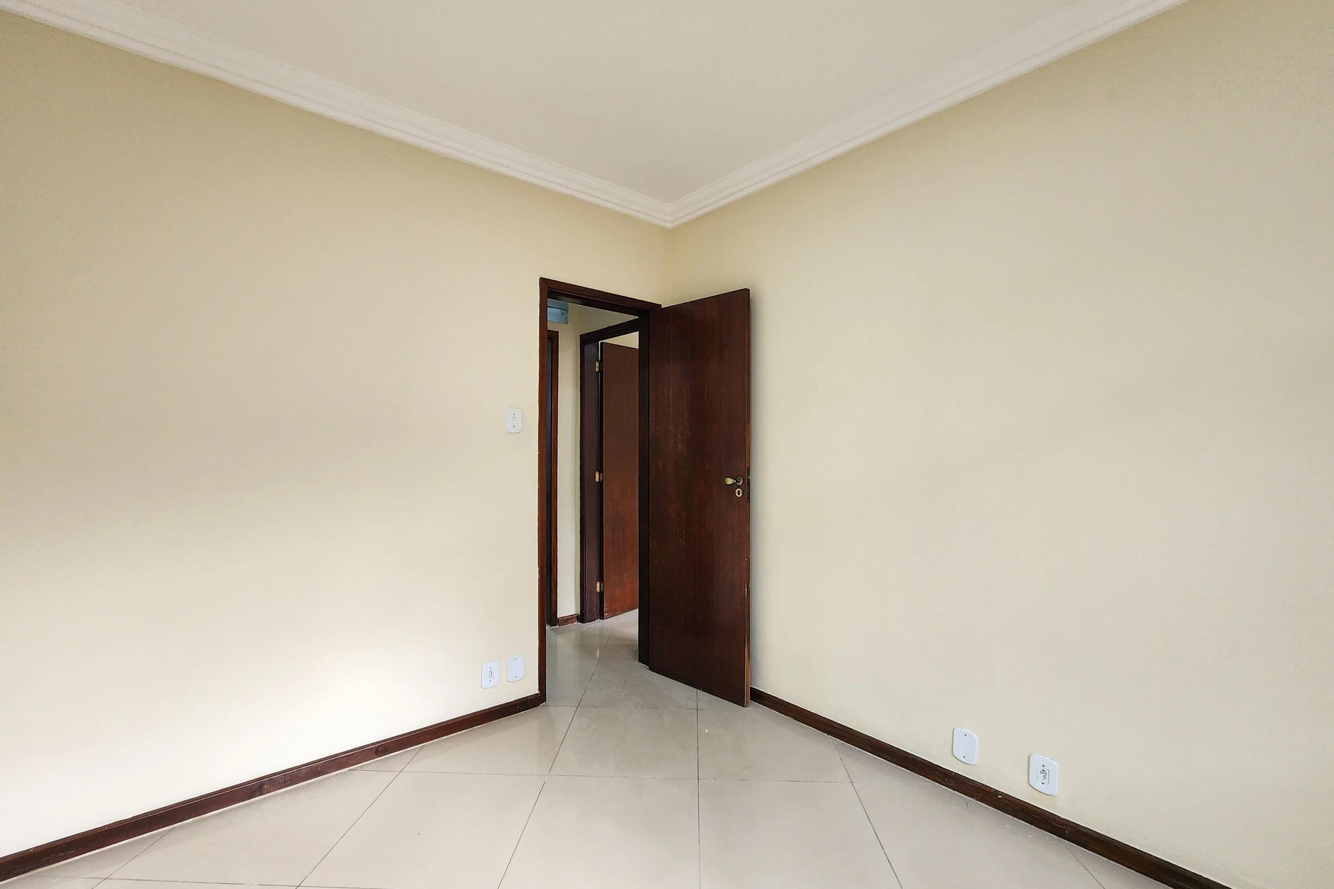 Apartamento de 2 quartos com closet — photo 6