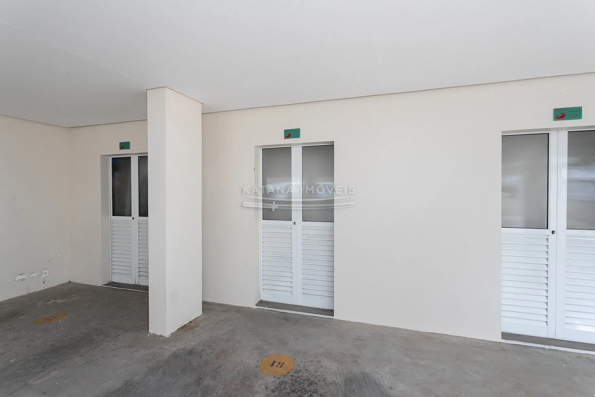 4-bedroom apartment with a bathtub in Florianópolis — photo 34